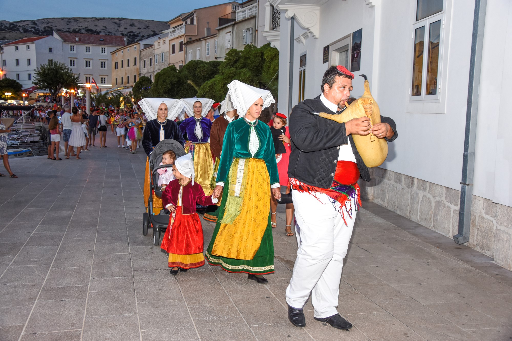 Paški ljetni karneval 2018.