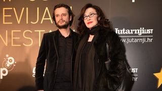 Hrvatski dizajneri odjenuli poznate dame za red carpet premijeru filma “Oblik vode” Hrvatski dizajneri odjenuli poznate dame za red carpet premijeru filma “Oblik vode”