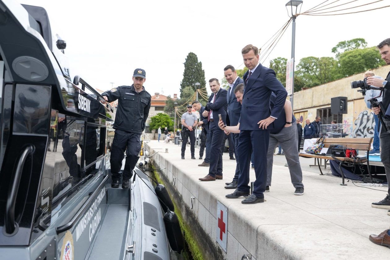 Novo patrolno plovilo luka foša