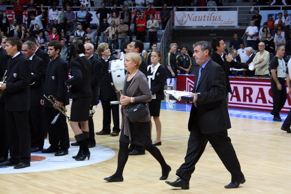 KK Zadar – Real Madrid, umirovljenje dresova 10 (Giuseppe Giergia) i 11 (Kresimir Cosic), Foto; Mladen Malik KK Zadar – Real Madrid, umirovljenje dresova 10 (Giuseppe Giergia) i 11 (Kresimir Cosic), Foto; Mladen Malik