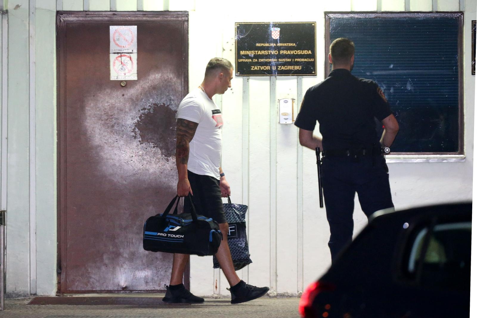 Darko Kovačević Daruvarac stigao je u Remetinec na odsluženje kazne! Darko Kovačević Daruvarac stigao je u Remetinec na odsluženje kazne!