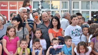 U sklopu Benkovackog kulturnog ljeta Grad Benkovac i Turisticka zajednica Grada Benkovca vec cetvrtu godinu za redom organiziraju manifestaciju Puzevim korakom. Radi se o gastro manifestaciji pripreme i degustacije puzeva. Posjetitelji su imali prilike d U sklopu Benkovackog kulturnog ljeta Grad Benkovac i Turisticka zajednica Grada Benkovca vec cetvrtu godinu za redom organiziraju manifestaciju Puzevim korakom. Radi se o gastro manifestaciji pripreme i degustacije puzeva. Posjetitelji su imali prilike d