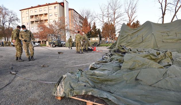 Hrvatska vojska postavila tri grijana šatora u krugu Opće bolnice Varaždin