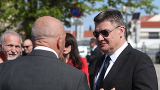 Predsjednik Zoran Milanović i albanski predsjednik Bajram Begaj posjetili crkvu Gospe Loretske u Arbanasima Predsjednik Zoran Milanović i albanski predsjednik Bajram Begaj posjetili crkvu Gospe Loretske u Arbanasima