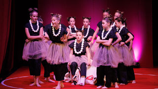 Igrajmo se: Zabranjeno mlađima od 15 strana A