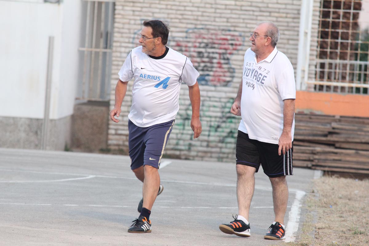 Na Stanovima se uz boćarski turnir održao i revijalni nogometni turnir. Osim prijavljenih ekipa, snage su ponovno odmjeravali liječnici Opće bolnice Zadar i predstavnici poglavarstva Grada Zadra. Na Stanovima se uz boćarski turnir održao i revijalni nogometni turnir. Osim prijavljenih ekipa, snage su ponovno odmjeravali liječnici Opće bolnice Zadar i predstavnici poglavarstva Grada Zadra.