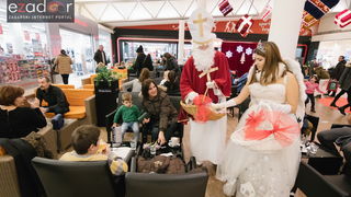 Sveti Nikola posjetio Supernova centar i razveselio mališane