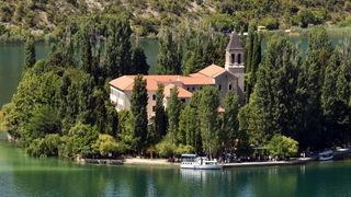 Visovac: Svečano misno slavlje povodom blagdana Gospe od Anđela, Photo: Hrvoje Jelavic/PIXSELL