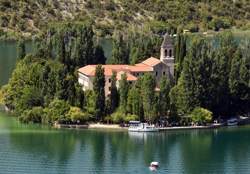 Visovac: Svečano misno slavlje povodom blagdana Gospe od Anđela, Photo: Hrvoje Jelavic/PIXSELL