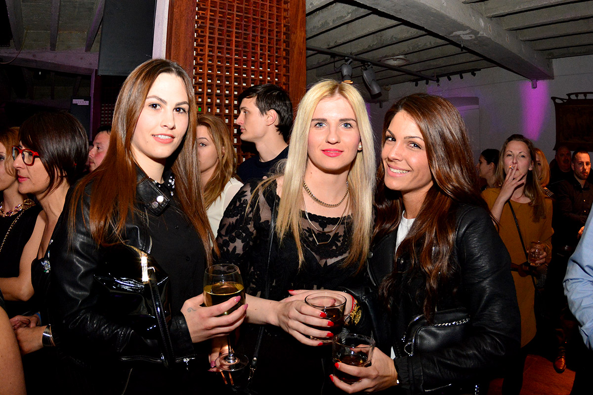 Oliver Dragojević & Dupini oduševili Zadrane ; foto Iva Perinčić