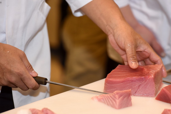 Tuna, Sushi & Wine Festival: Japanski masterchef Nakatsuji održao edukaciju pripreme tradicionalnih japanskih jela Tuna, Sushi & Wine Festival: Japanski masterchef Nakatsuji održao edukaciju pripreme tradicionalnih japanskih jela