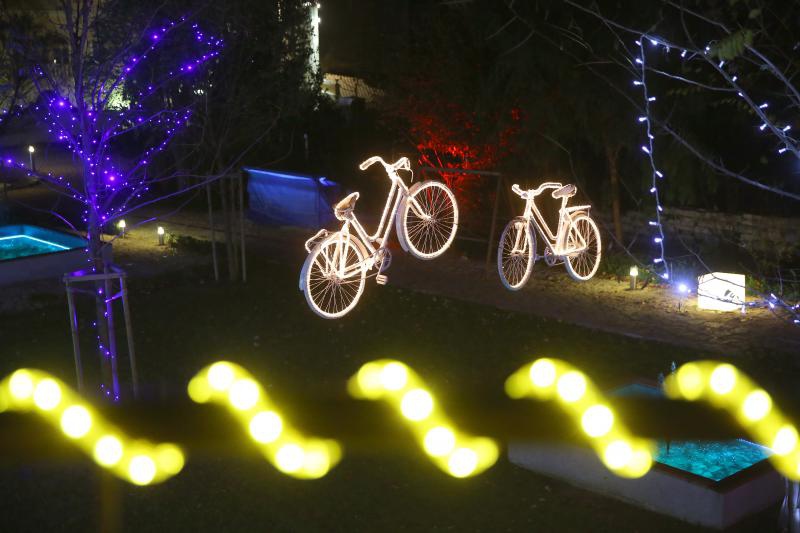 Perivoj Jelene Madijevke na trgu Pet bunara dobio je novo bozicno ruho. Photo: Filip Brala/PIXSELL Perivoj Jelene Madijevke na trgu Pet bunara dobio je novo bozicno ruho. Photo: Filip Brala/PIXSELL