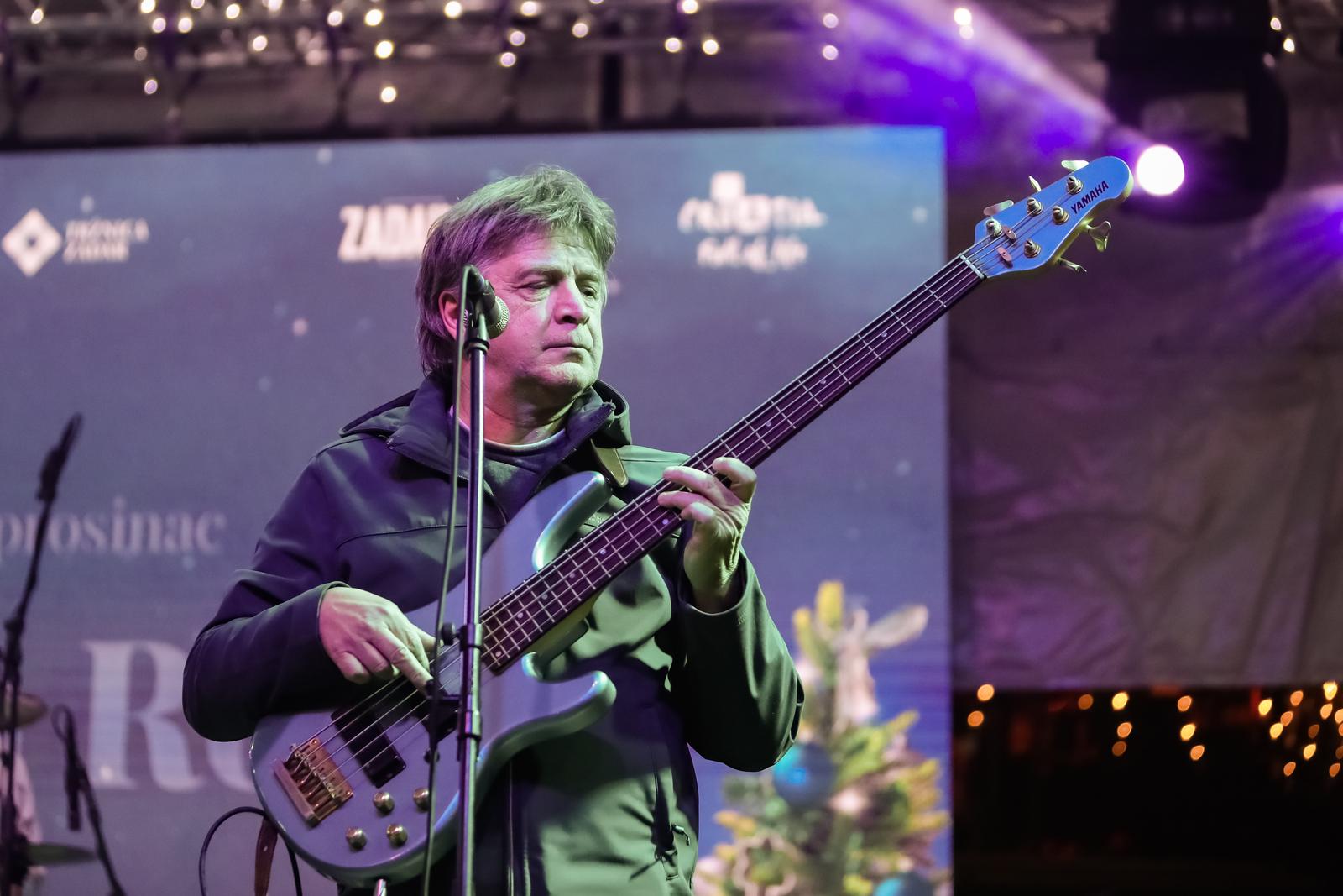 Koncertom grupe Dalmatino otveron Advent u Zadru 2022. Koncertom grupe Dalmatino otveron Advent u Zadru 2022.