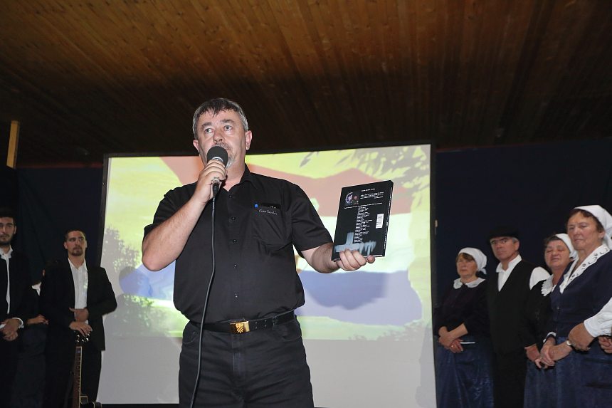 Bibinje: Predstavljena knjiga “Bitka za Vukovar” Damira Plavšića. Foto: Leo Banić Bibinje: Predstavljena knjiga “Bitka za Vukovar” Damira Plavšića. Foto: Leo Banić