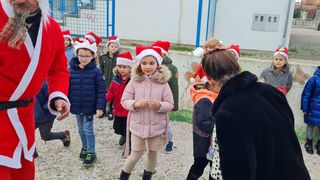 Bibinje: Moto mrazovi razveselili mališane Bibinje: Moto mrazovi razveselili mališane