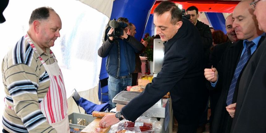 Predstavnici Vlade RH posjetili sajam braniteljskih zadruga Predstavnici Vlade RH posjetili sajam braniteljskih zadruga