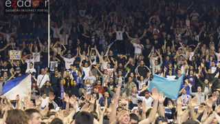 Humanitarno gledanje utakmice Zadar-Cibona (85-84) u Jazinama Humanitarno gledanje utakmice Zadar-Cibona (85-84) u Jazinama