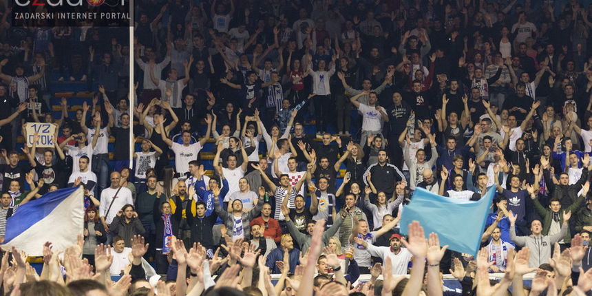 Humanitarno gledanje utakmice Zadar-Cibona (85-84) u Jazinama