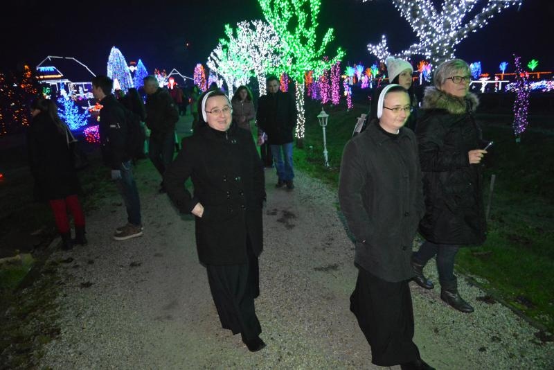 Božićna priča obitelji Salaj s rekordnih 1,88 milijuna lampica. Foto: Damir Špehar/PIXSELL