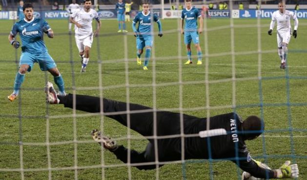 Helton brani penal Hulku, foto: abola.pt