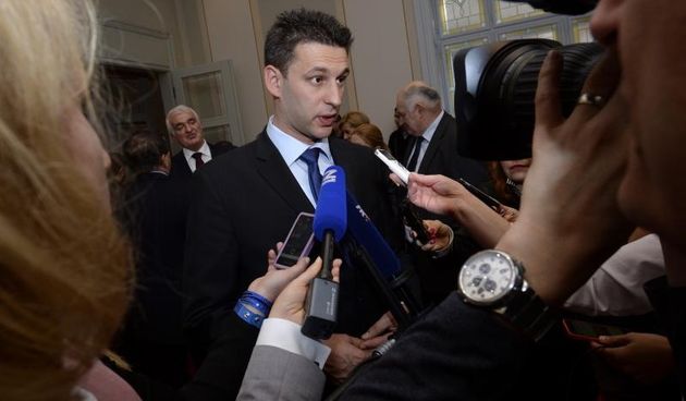 Nakon neuspjelog pokusaja konstituiranja Sabora RH, celnik MOST-a Bozo Petrov dao je izjavu novinarima. Photo: Marko Lukunic/PIXSELL