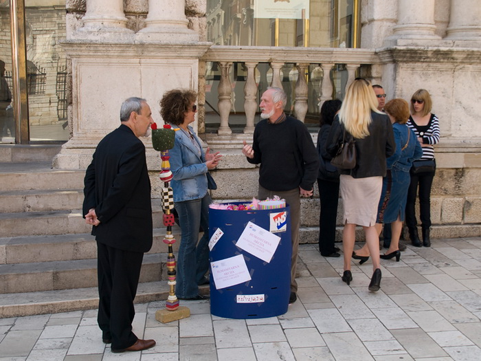Prodaja oslikanih uskrsnih pisanica