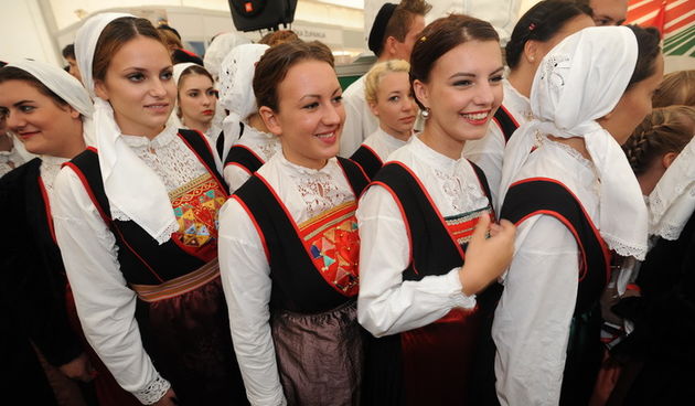 Biograd,130912.
Otvorenje 59. svjetskog prvenstva u oranju koje se odrzava u Jankolovici pokraj Biograda od 13.-15.09.2012.
Na fotografiji: detalj s otvorenja.
Foto: Luka Gerlanc / CROPIX