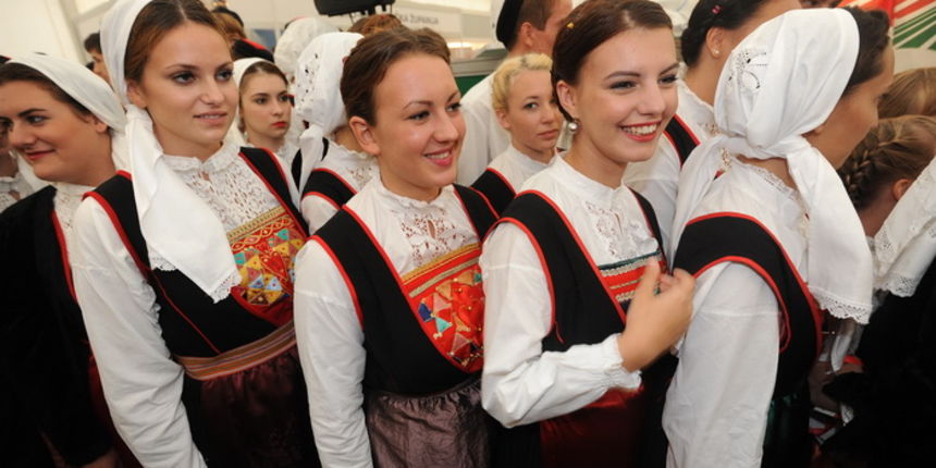 Biograd,130912.
Otvorenje 59. svjetskog prvenstva u oranju koje se odrzava u Jankolovici pokraj Biograda od 13.-15.09.2012.
Na fotografiji: detalj s otvorenja.
Foto: Luka Gerlanc / CROPIX Biograd,130912.
Otvorenje 59. svjetskog prvenstva u oranju koje se odrzava u Jankolovici pokraj Biograda od 13.-15.09.2012.
Na fotografiji: detalj s otvorenja.
Foto: Luka Gerlanc / CROPIX