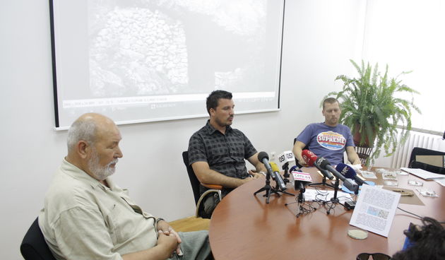 Pećina Vlakno, press