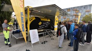 Auto klub Zadar prezentirao simulator prevrtanja i sudara, Foto: Dino Stanin/PIXSELL Auto klub Zadar prezentirao simulator prevrtanja i sudara, Foto: Dino Stanin/PIXSELL