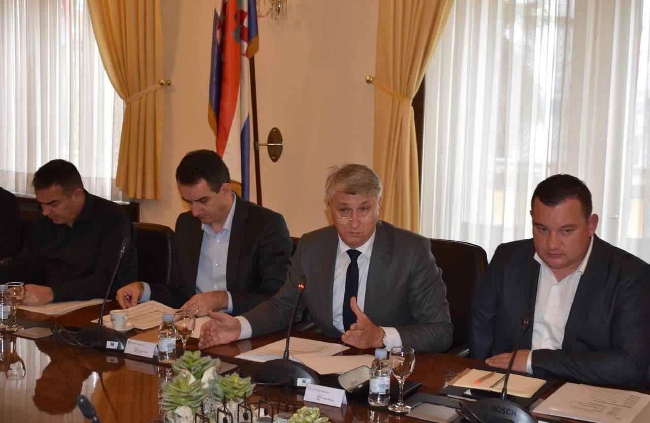 Zadarski župan Božidara Longin održao sastanak s gradonačelnicima i načelnicima Zadarski župan Božidara Longin održao sastanak s gradonačelnicima i načelnicima