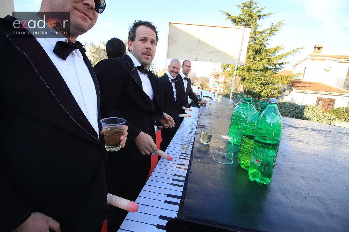 Maškarana povorka Velike Bake u Murteru