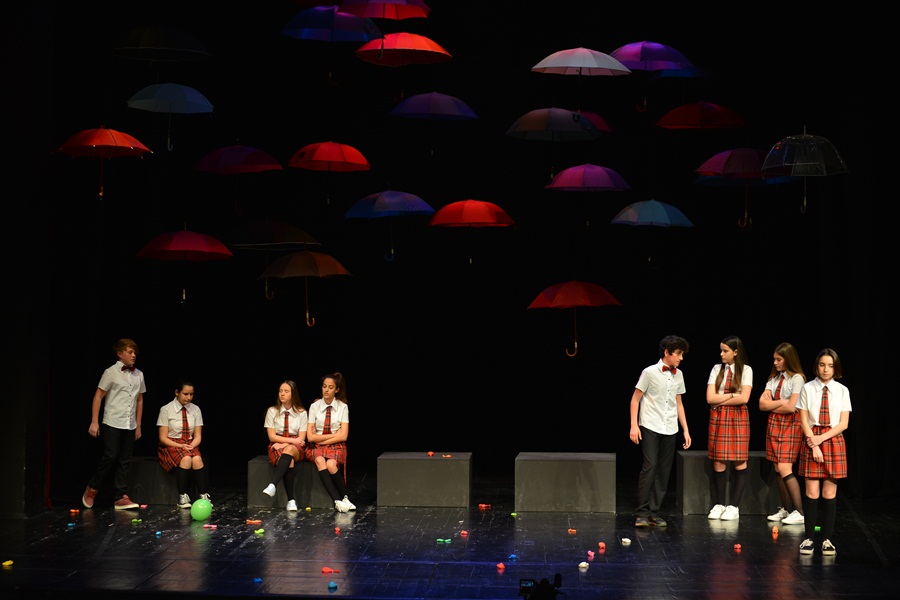 HNK Zadar: Premijera predstave “Tko i što brani”, Igrajmo se HNK Zadar: Premijera predstave “Tko i što brani”, Igrajmo se