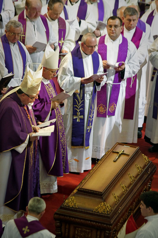 Posljednji ispraćaj nadbiskupa Ivana Prenđe (foto: Marin Gospić)
