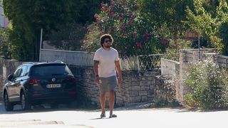 Kylie Minogue viđena kako u opuštenom izdanju izlazi iz luksuzne vile u Rovinju