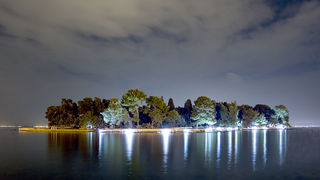Otvorenje izložbe “Otočni fotografi” u prostorijama udruge za razvitak hrvatskih otoka Otvorenje izložbe “Otočni fotografi” u prostorijama udruge za razvitak hrvatskih otoka