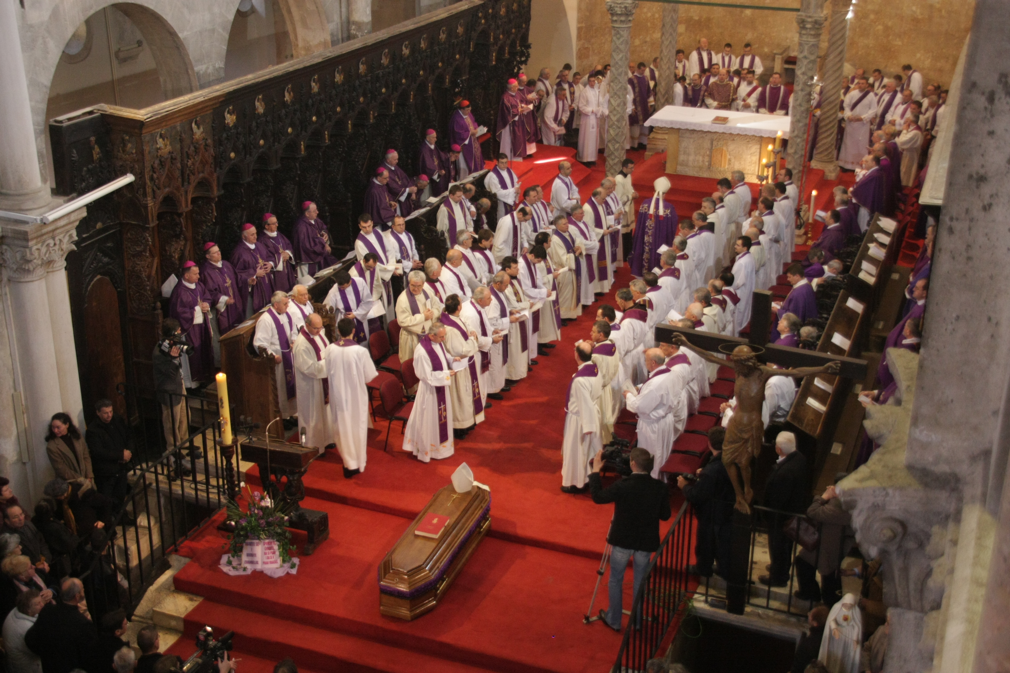 Posljednji ispraćaj nadbiskupa Marijana Oblaka
