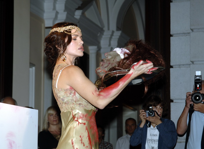 Zagreb, 160910.
Otvorenje izlozbe Dimitrija Popovica SALOMA u muzeju Mimara. U programu otvorenja sudjelovala je Severina.
na fotograiji: Severina kao Salome.
Foto: Zeljko Grgic / CROPIX Zagreb, 160910.
Otvorenje izlozbe Dimitrija Popovica SALOMA u muzeju Mimara. U programu otvorenja sudjelovala je Severina.
na fotograiji: Severina kao Salome.
Foto: Zeljko Grgic / CROPIX