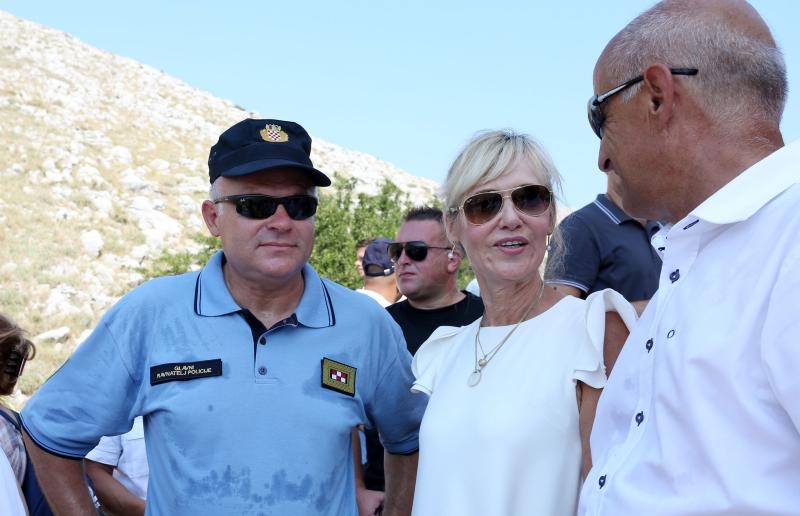 30.08.2015., Kornati – Na otoku Kornatu obiljezena je 8. obljetnica stradanja 12 vatrogasaca iz Sibenika, Vodica i Tisnog. Photo: Dusko Jaramaz/PIXSELL 30.08.2015., Kornati – Na otoku Kornatu obiljezena je 8. obljetnica stradanja 12 vatrogasaca iz Sibenika, Vodica i Tisnog. Photo: Dusko Jaramaz/PIXSELL