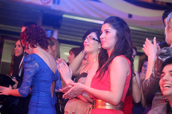 Maturalna večer Gimnazije Vladimira Nazora (foto:Saša Čuka) Maturalna večer Gimnazije Vladimira Nazora (foto:Saša Čuka)