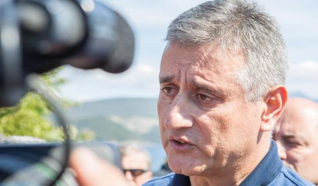 Poluotok Prevlaka, Konavle – Predsjednika HDZ-a Tomislava Karamarka trebao je obici poluotok Prevlaku na jugu Hrvatske. Tamo ga je docekala policijska blokada, pa je najavljeni obilazak izostao, a on je izjavu za novinare dao na cesti nadomak ulaza u Park