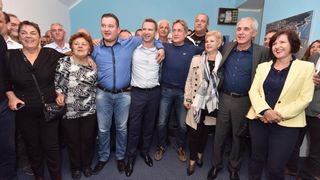 Zadar – Bozidar Kalmeta u stranackim prostorijama HDZ-a pratio rezultate izbora. Photo: Dino Stanin/PIXSELL