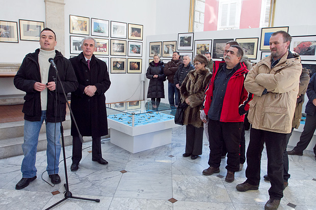 Otvorenje izložbe “Zagrljaj dubine” u Gradskoj loži, Foto: Leo Banić Otvorenje izložbe “Zagrljaj dubine” u Gradskoj loži, Foto: Leo Banić