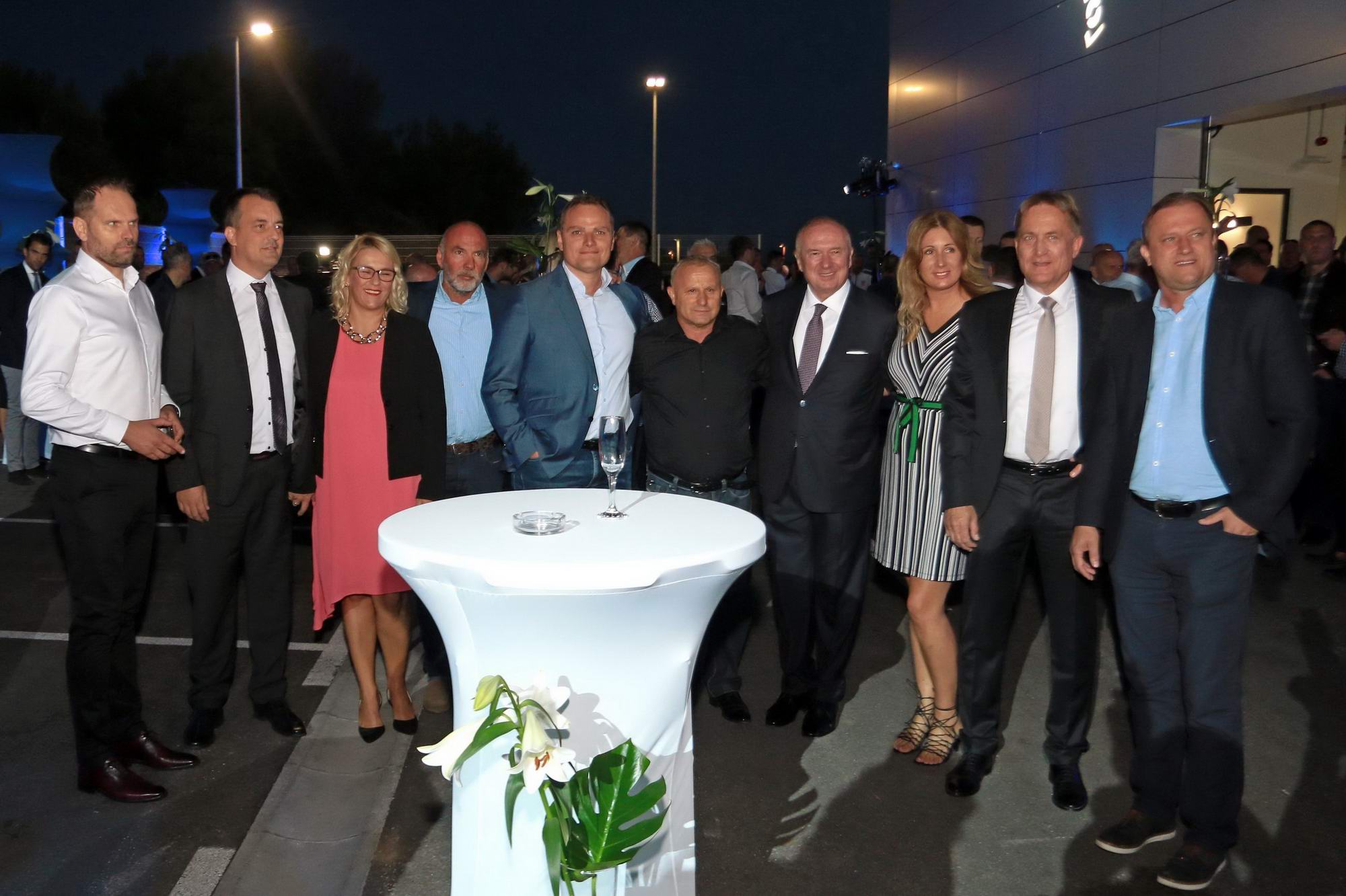 Svečano otvorenje prodano-servisnog centra Tomić & Co. Svečano otvorenje prodano-servisnog centra Tomić & Co.