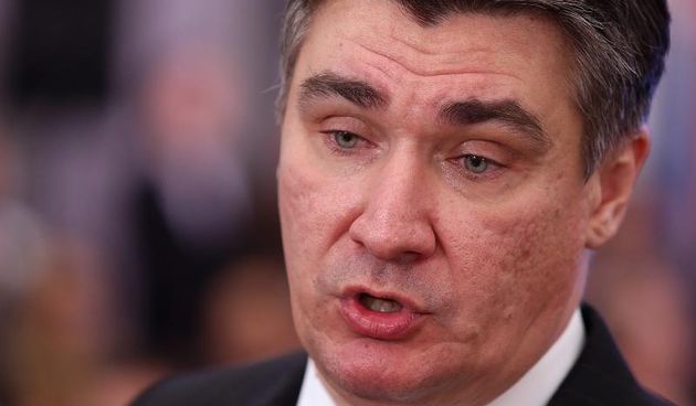 – Izborni stozer aktualnog predsjednika i predsjednickog kandidata Ive Josipovica u Novinarskom domu gdje se ocekuju rezultati drugog kruga predsjednickih izbora. Premijer Zoran Milanovic daje izjavu u stozeru Ive Josipovica. Photo: Davor Visnjic/PIXSELL