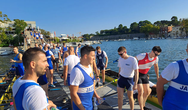 22 posade sudjelovale na tradicionalnom Jadranovom veslačkom dvoboju osmeraca