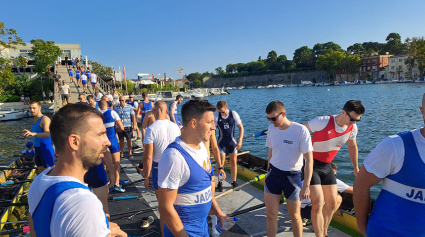 22 posade sudjelovale na tradicionalnom Jadranovom veslačkom dvoboju osmeraca