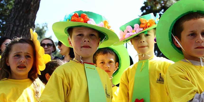 Na 15. Festivalu cvijeća Zadarske županije čak 200 mališana! Na 15. Festivalu cvijeća Zadarske županije čak 200 mališana!