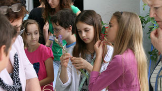 Danas je održana kreativna radionica za velike i male u organizaciji Dječjeg odjela Gradske knjižnice Zadar: izrada stručaka i jastučića od lavande od 10-12 h. Radionicu je vodila gospođa Jadranka Plantak. Foto by Lucija Juravic Danas je održana kreativna radionica za velike i male u organizaciji Dječjeg odjela Gradske knjižnice Zadar: izrada stručaka i jastučića od lavande od 10-12 h. Radionicu je vodila gospođa Jadranka Plantak. Foto by Lucija Juravic