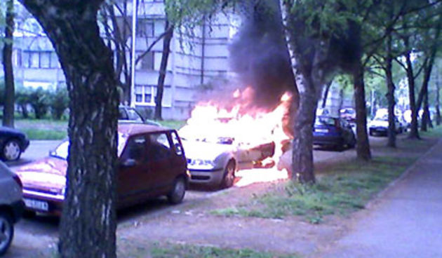 Zapaljen automobil (Foto: Totalportal.hr)